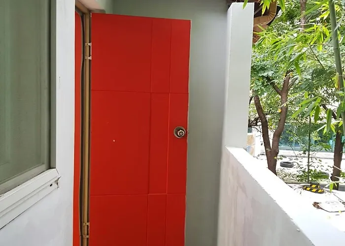 6 Aparthotel