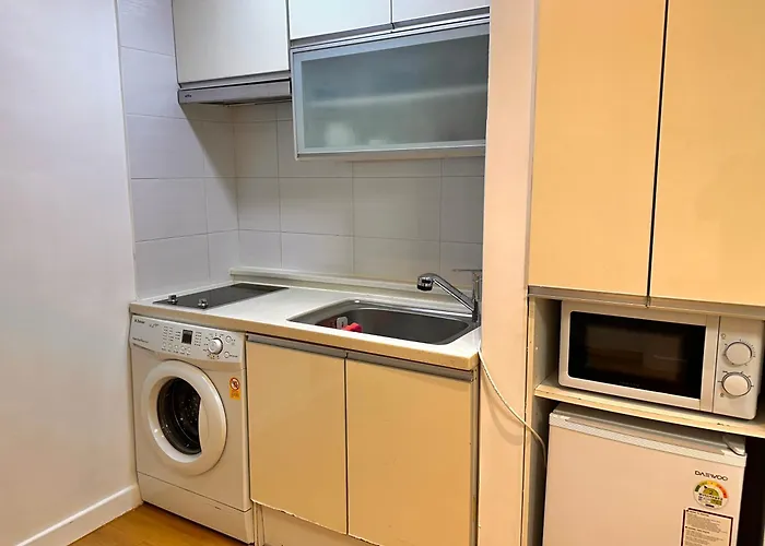 6 Aparthotel